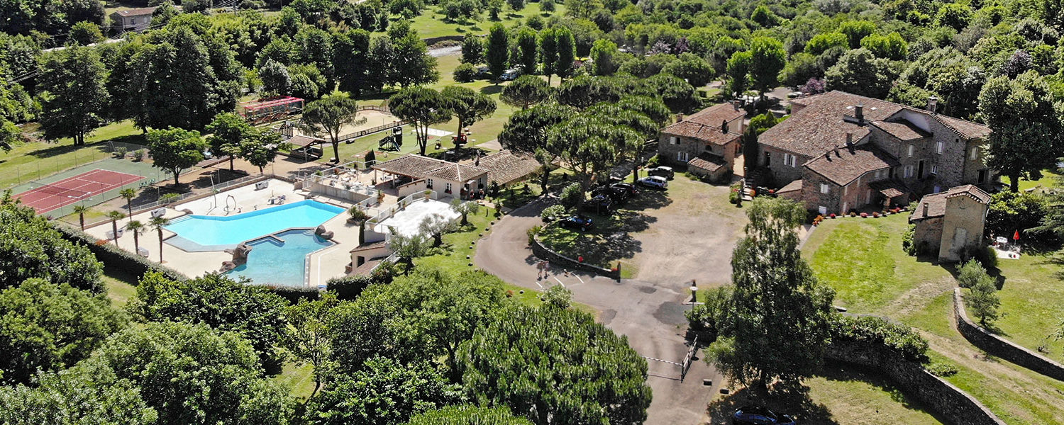 Réservez votre séjour au Camping Mas de la Cam dans des emplacements spacieux pour des vacances inoubliables